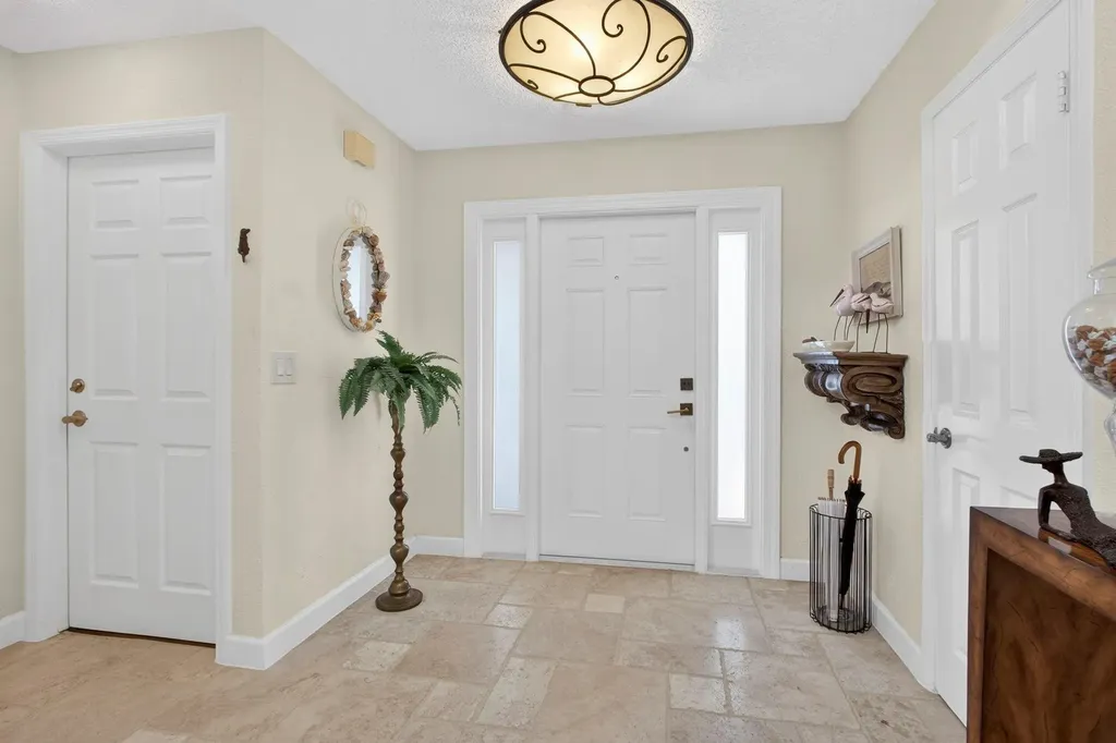 12 Wyndham Lane Palm Beach Gardens FL 33418
