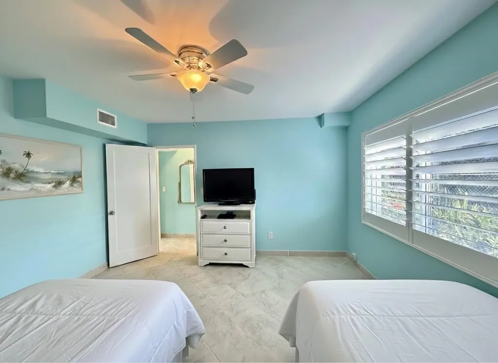 1187 Hillsboro Mile Hillsboro Beach FL 33062