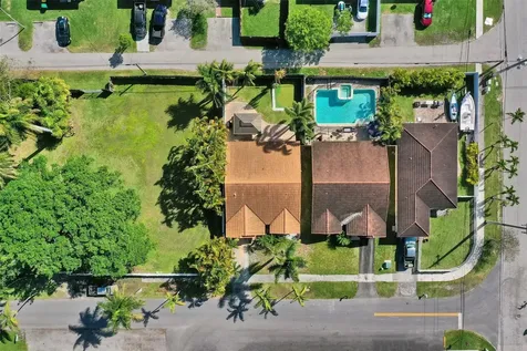 210 SE Park Street Dania Beach FL 33004