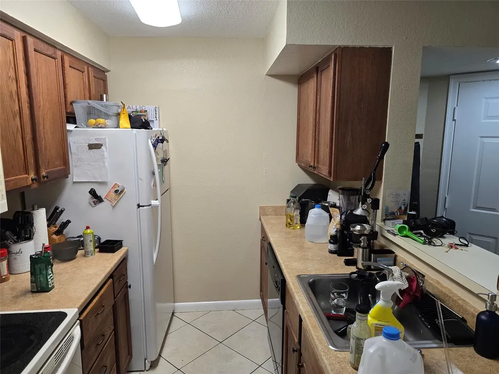 2846 S University Drive Davie FL 33328