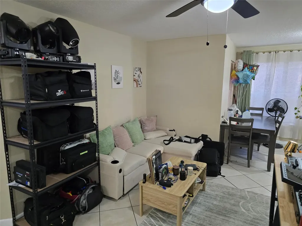 2846 S University Drive Davie FL 33328