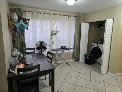 2846 S University Drive Davie FL 33328