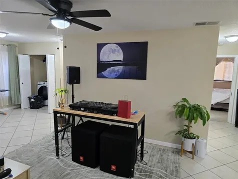 2846 S University Drive Davie FL 33328