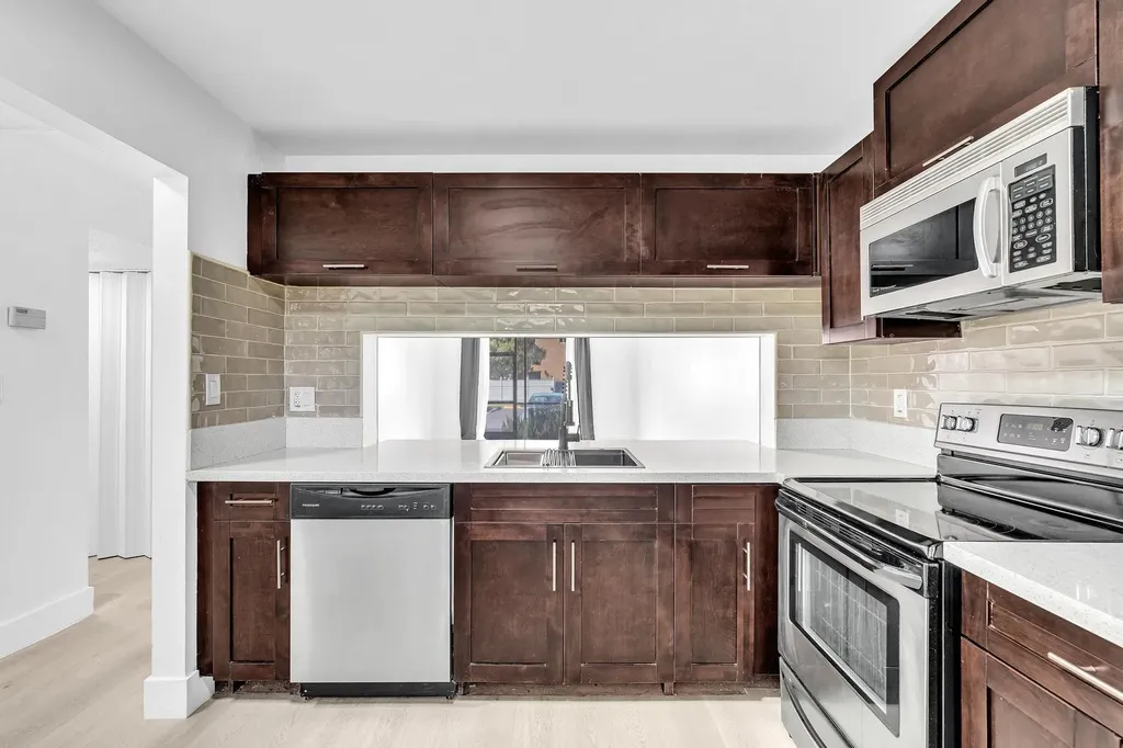 7175 Orange Drive Davie FL 33314