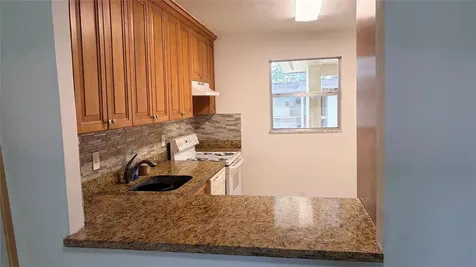 5515 N Lakewood Circle Margate FL 33063