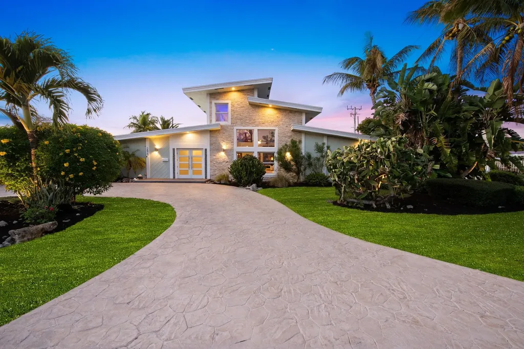2675 NE 24th Street Lighthouse Point FL 33064