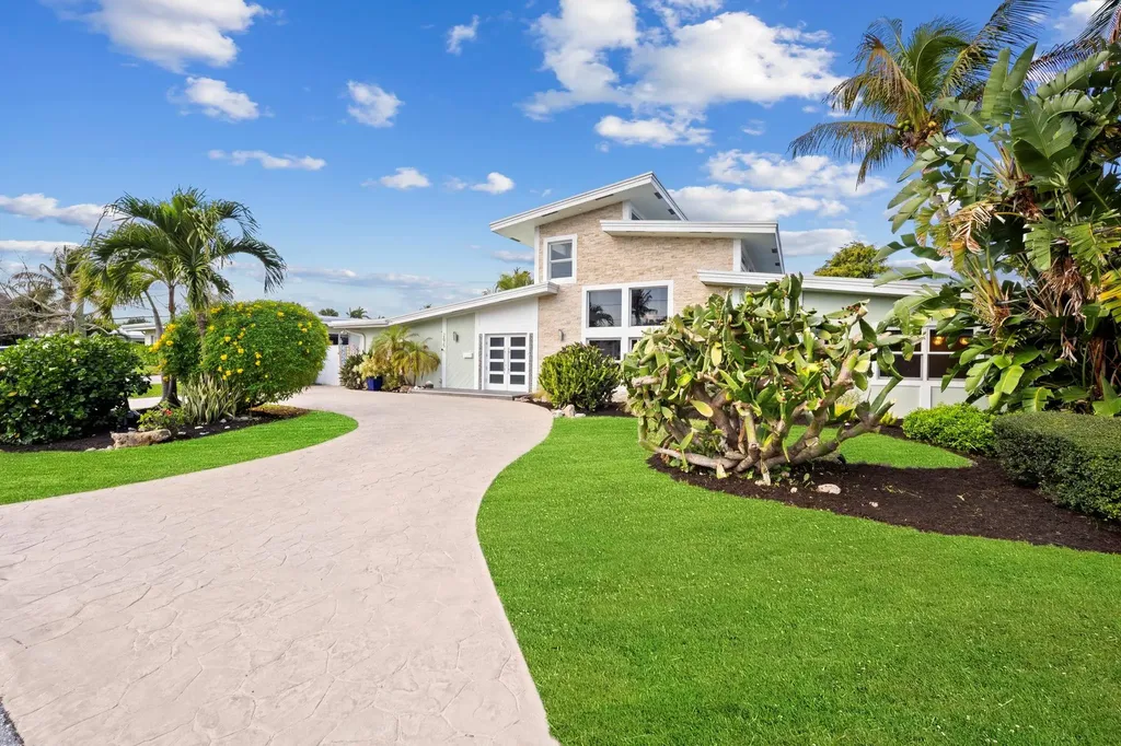 2675 NE 24th Street Lighthouse Point FL 33064