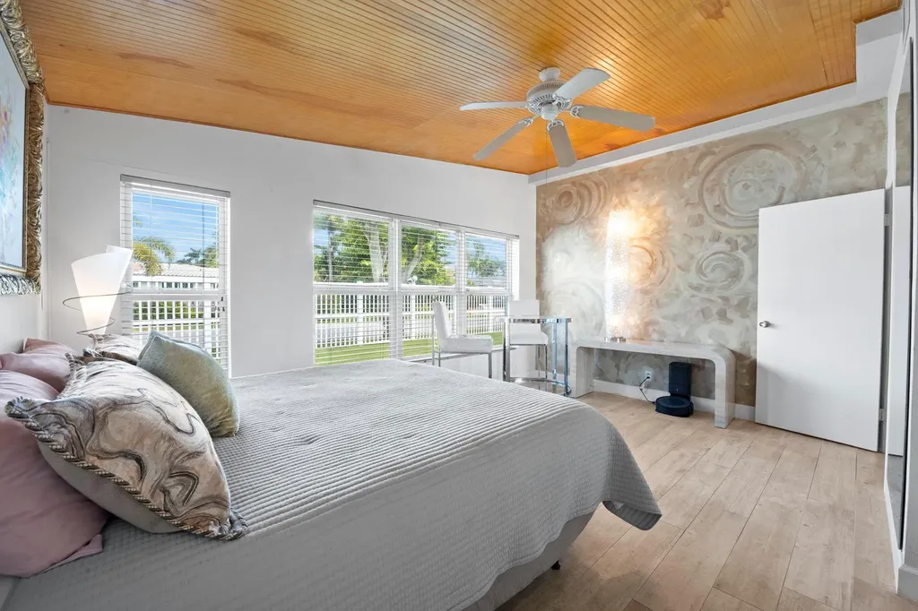 2675 NE 24th Street Lighthouse Point FL 33064
