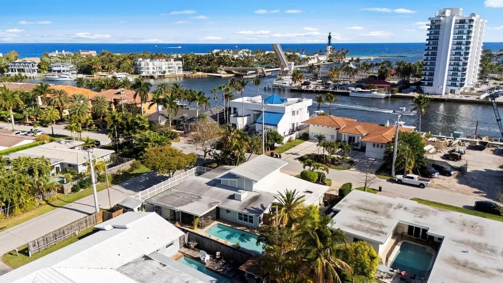 2675 NE 24th Street Lighthouse Point FL 33064