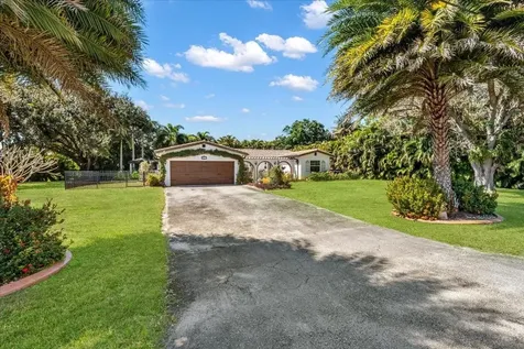 901 NW 116th Terrace Plantation FL 33325