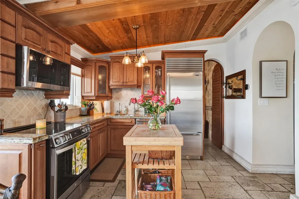 1039 Hillsboro Mile Hillsboro Beach FL 33062