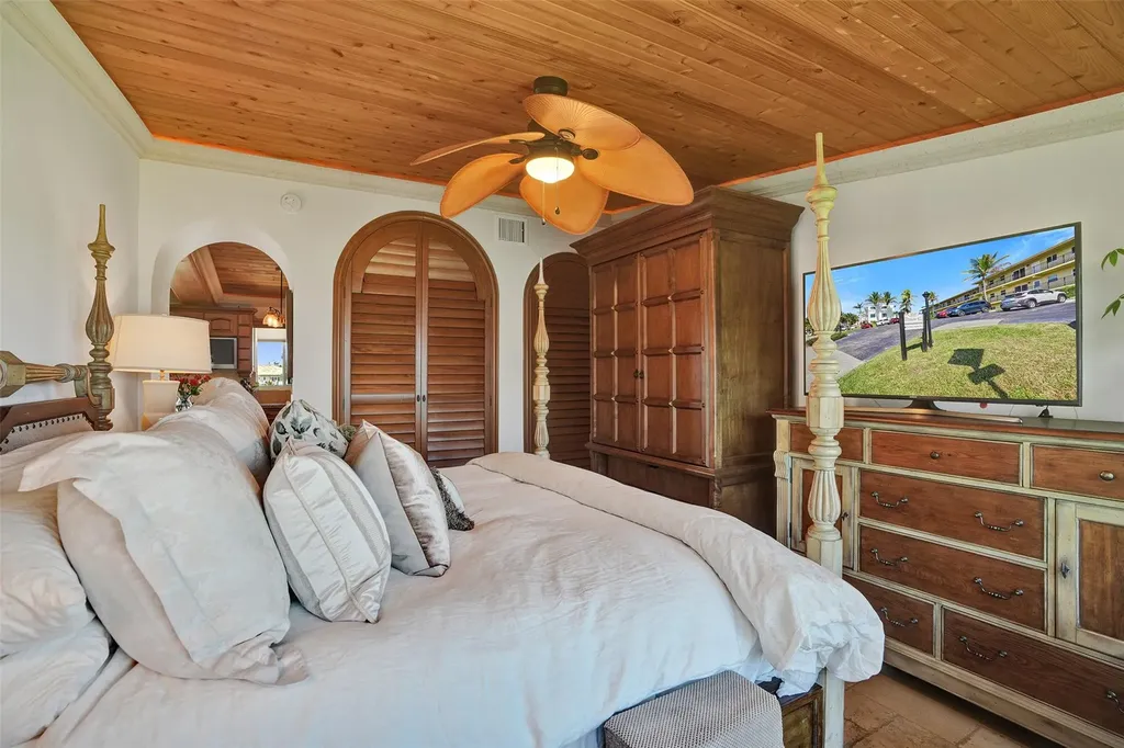 1039 Hillsboro Mile Hillsboro Beach FL 33062