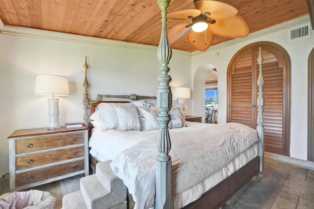 1039 Hillsboro Mile Hillsboro Beach FL 33062
