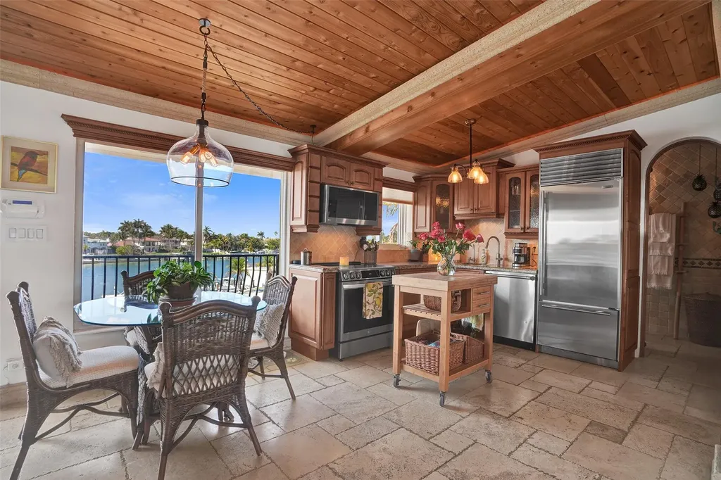 1039 Hillsboro Mile Hillsboro Beach FL 33062