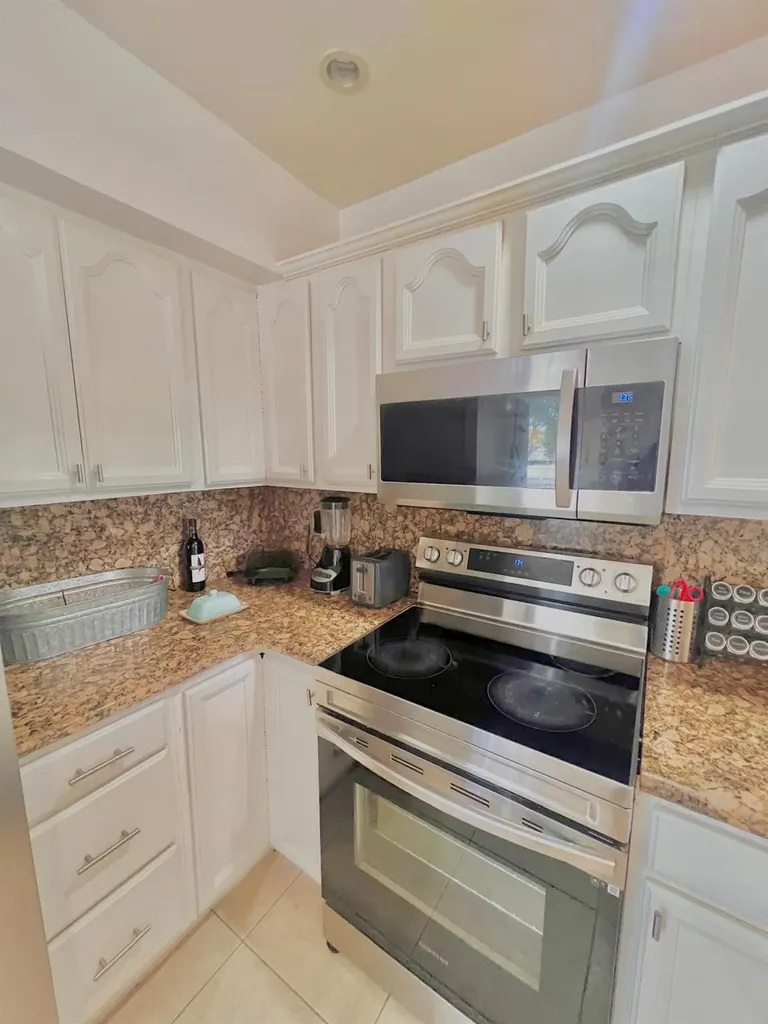 11456 NW 10th Street Hollywood FL 33026