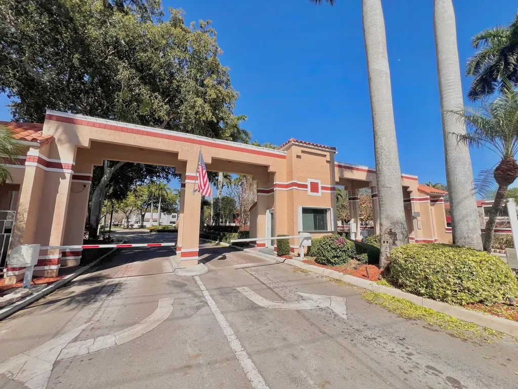 11456 NW 10th Street Hollywood FL 33026