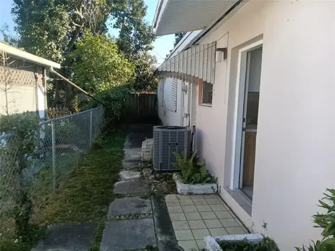 1480 NE 157th Street North Miami Beach FL 33162