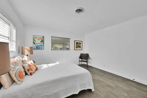 712 NE 34th Court Oakland Park FL 33334