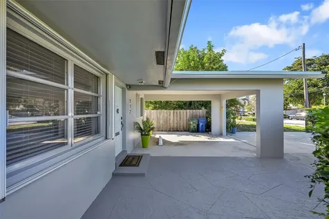 712 NE 34th Court Oakland Park FL 33334