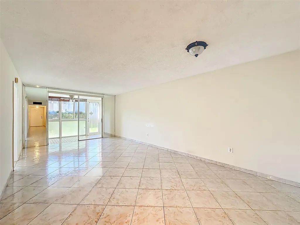 5935 Del Lago Circle Sunrise FL 33313