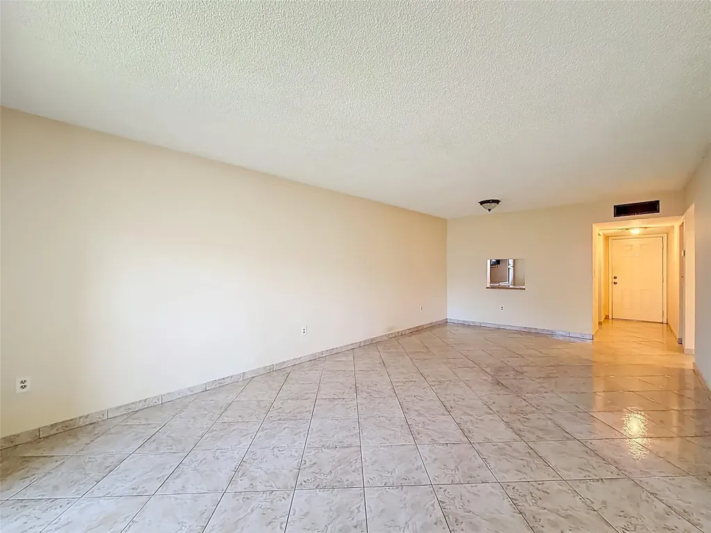 5935 Del Lago Circle Sunrise FL 33313