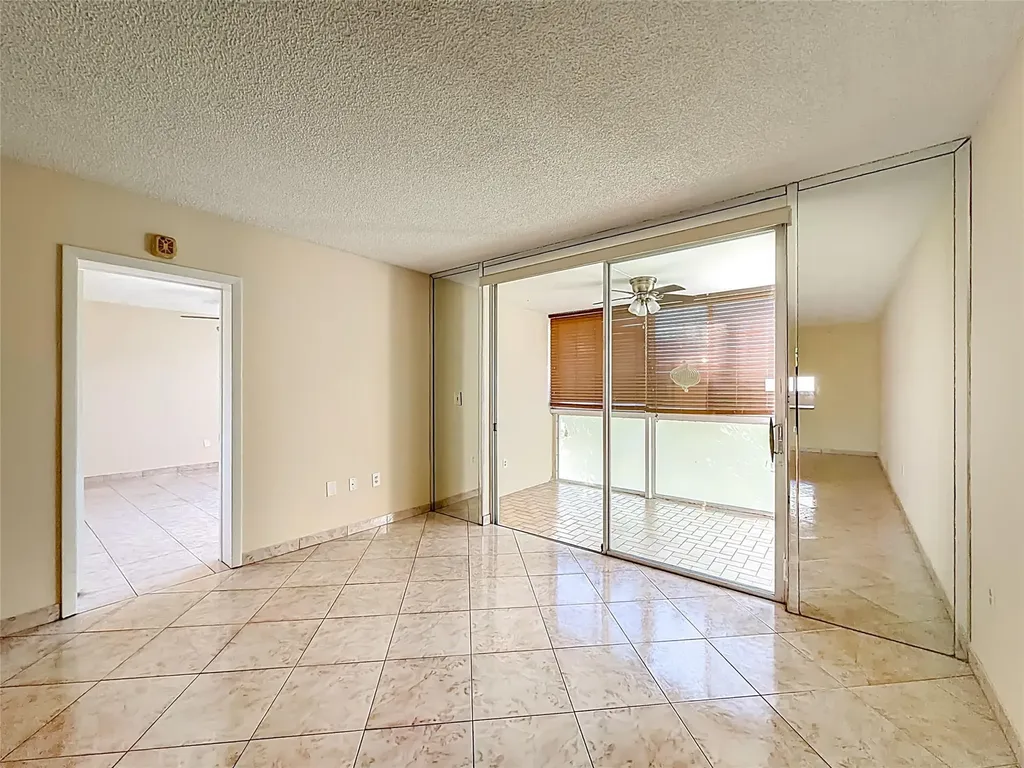 5935 Del Lago Circle Sunrise FL 33313