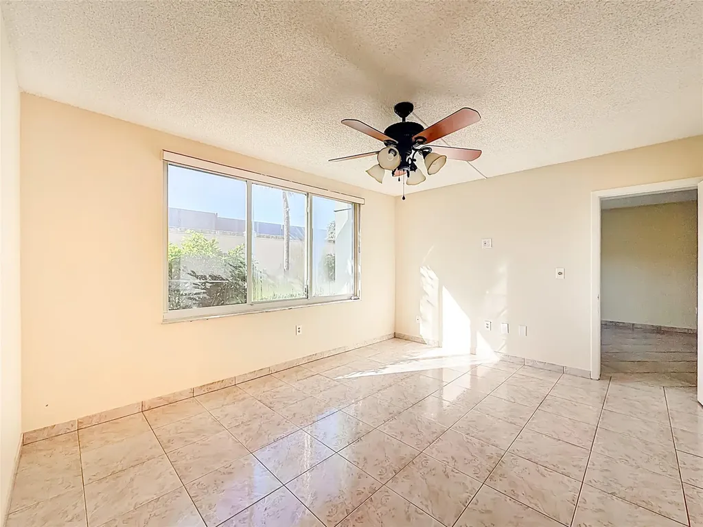 5935 Del Lago Circle Sunrise FL 33313