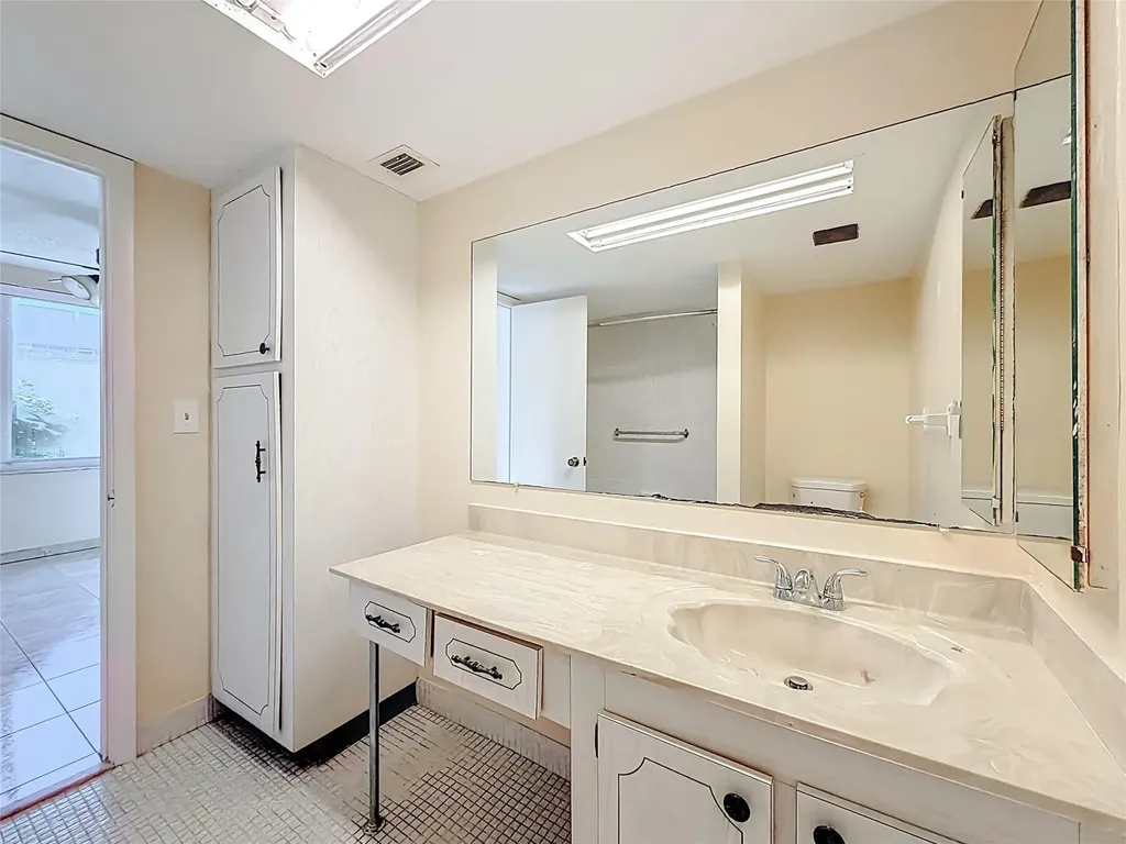 5935 Del Lago Circle Sunrise FL 33313