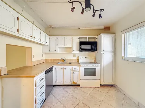 5935 Del Lago Circle Sunrise FL 33313