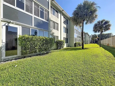 5935 Del Lago Circle Sunrise FL 33313