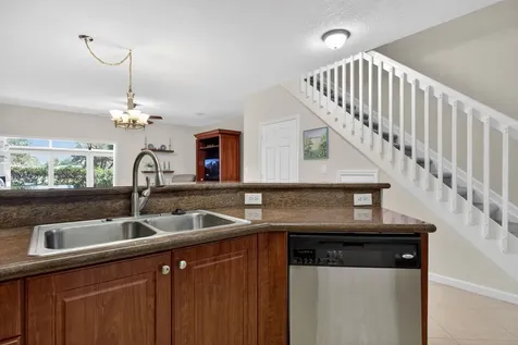 8204 Santa Monica Avenue Tamarac FL 33321