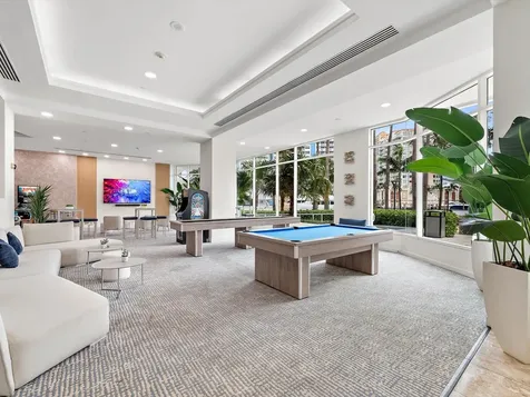 2670 E Sunrise Boulevard Fort Lauderdale FL 33304