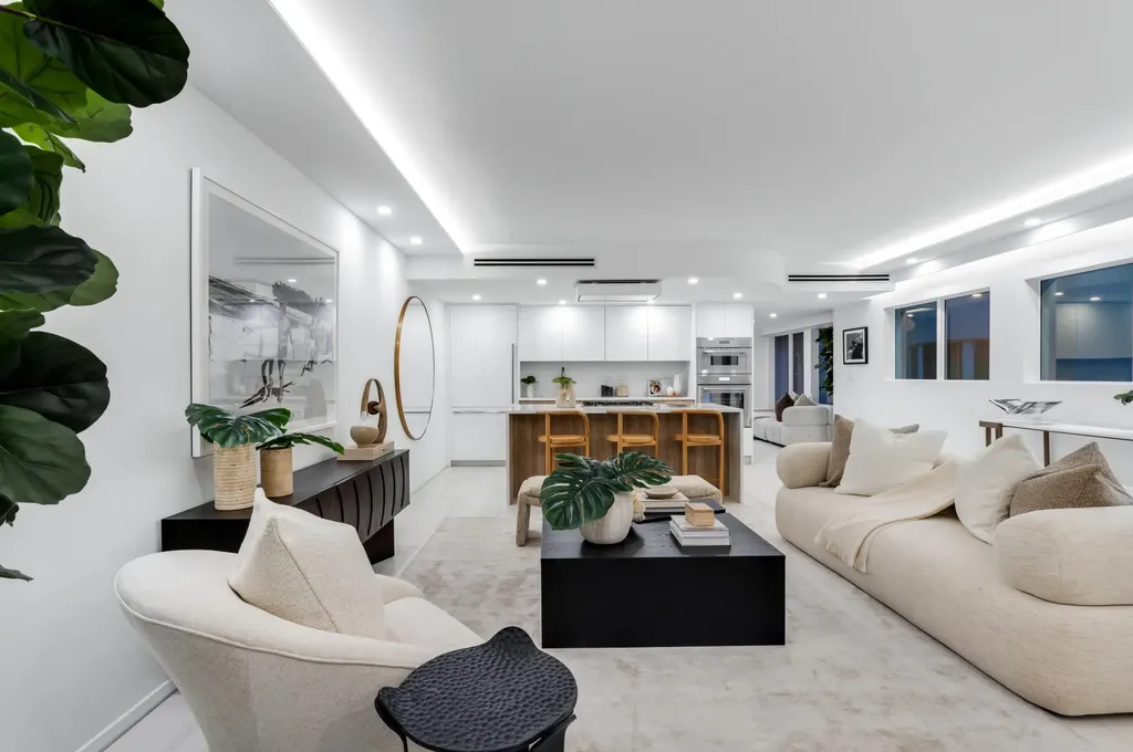 421 Hendricks Isle Fort Lauderdale FL 33301