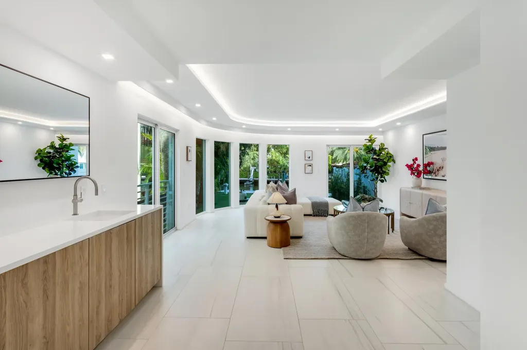 421 Hendricks Isle Fort Lauderdale FL 33301