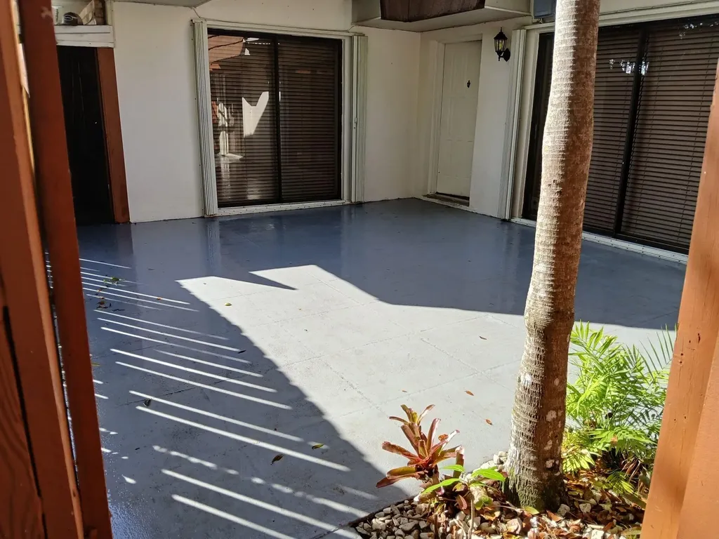 9142 SW 23rd Street Davie FL 33324