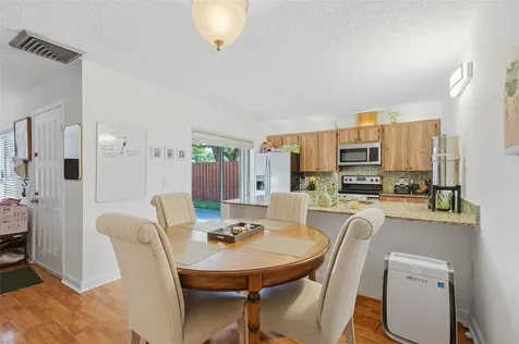 9142 SW 23rd Street Davie FL 33324