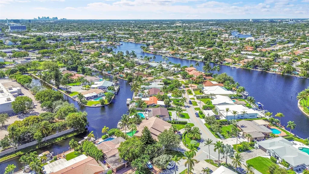 1080 SE 9th Avenue Pompano Beach FL 33060