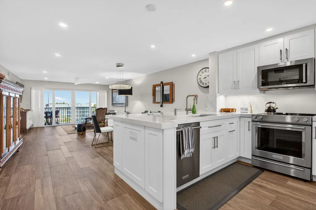 1523 E Hillsboro Boulevard Deerfield Beach FL 33441