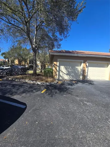 7970 N Nob Hill Road Tamarac FL 33321