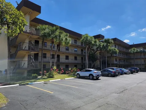 3121 NW 47th Terrace Lauderdale Lakes FL 33319
