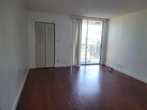 3121 NW 47th Terrace Lauderdale Lakes FL 33319