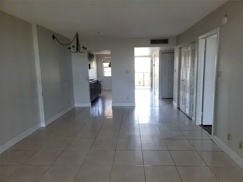 3121 NW 47th Terrace Lauderdale Lakes FL 33319