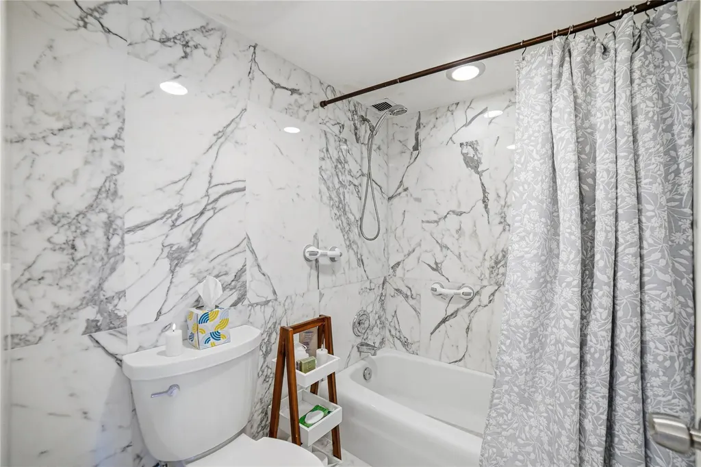 6 Royal Palm Way Boca Raton FL 33432