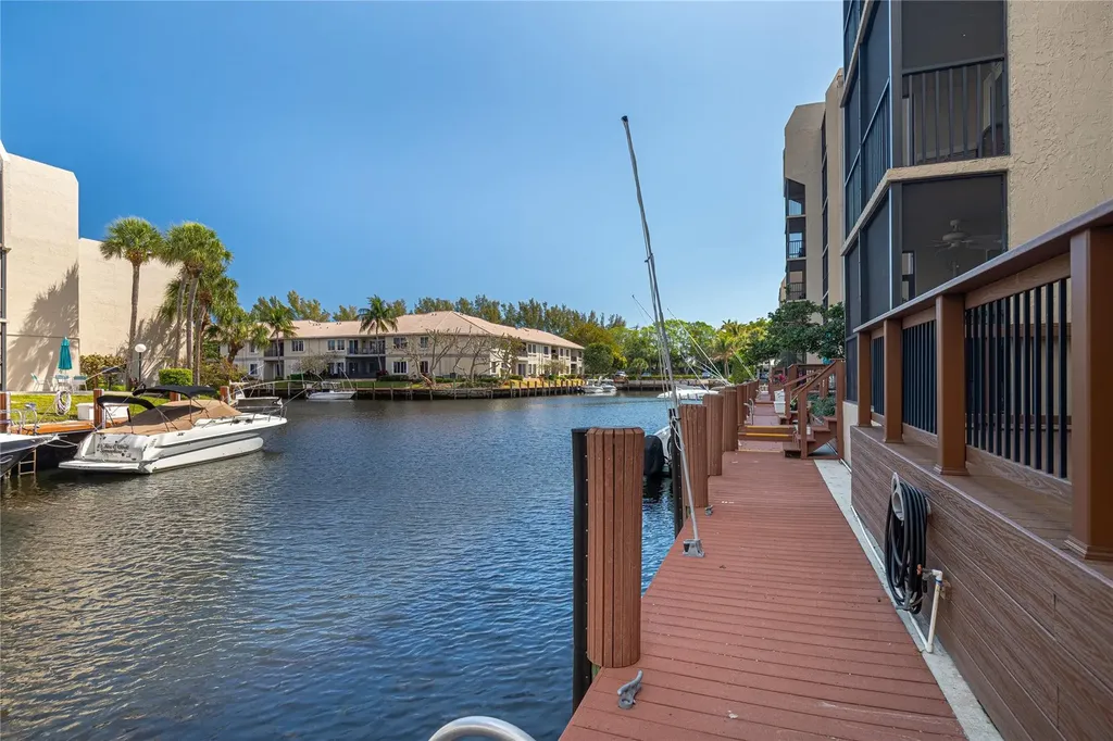 6 Royal Palm Way Boca Raton FL 33432