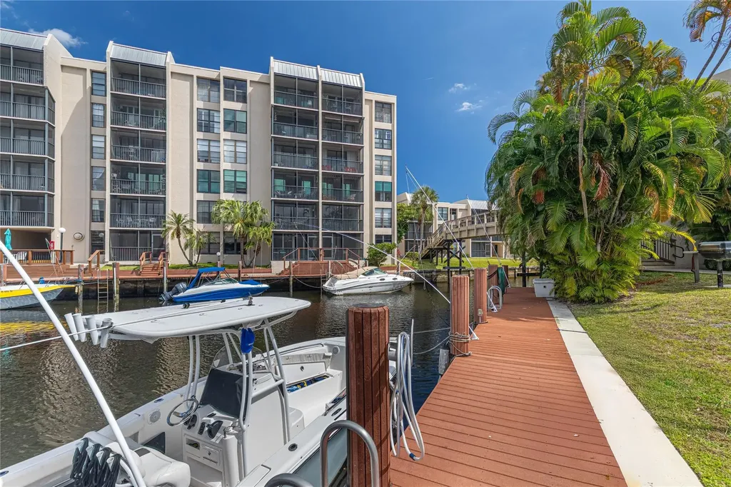 6 Royal Palm Way Boca Raton FL 33432
