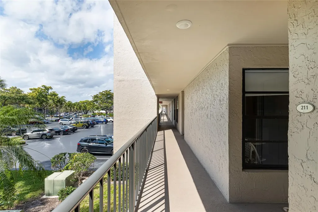 6 Royal Palm Way Boca Raton FL 33432