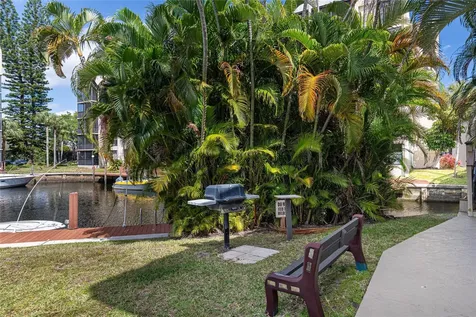 6 Royal Palm Way Boca Raton FL 33432