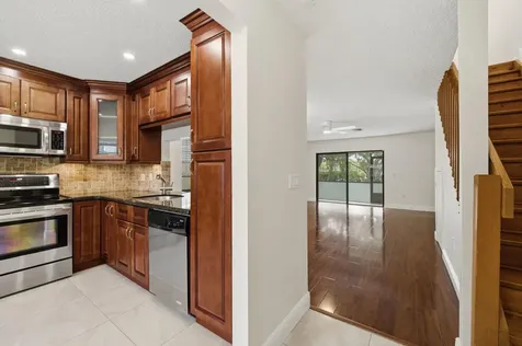 454 Westree Lane Plantation FL 33324