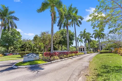 105 Royal Park Drive Oakland Park FL 33309