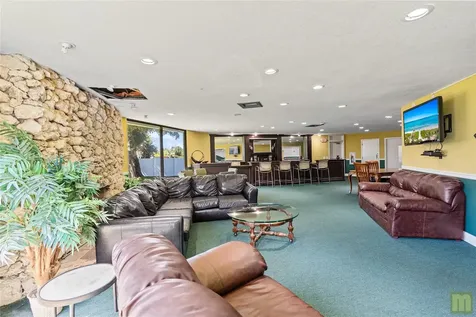 105 Royal Park Drive Oakland Park FL 33309